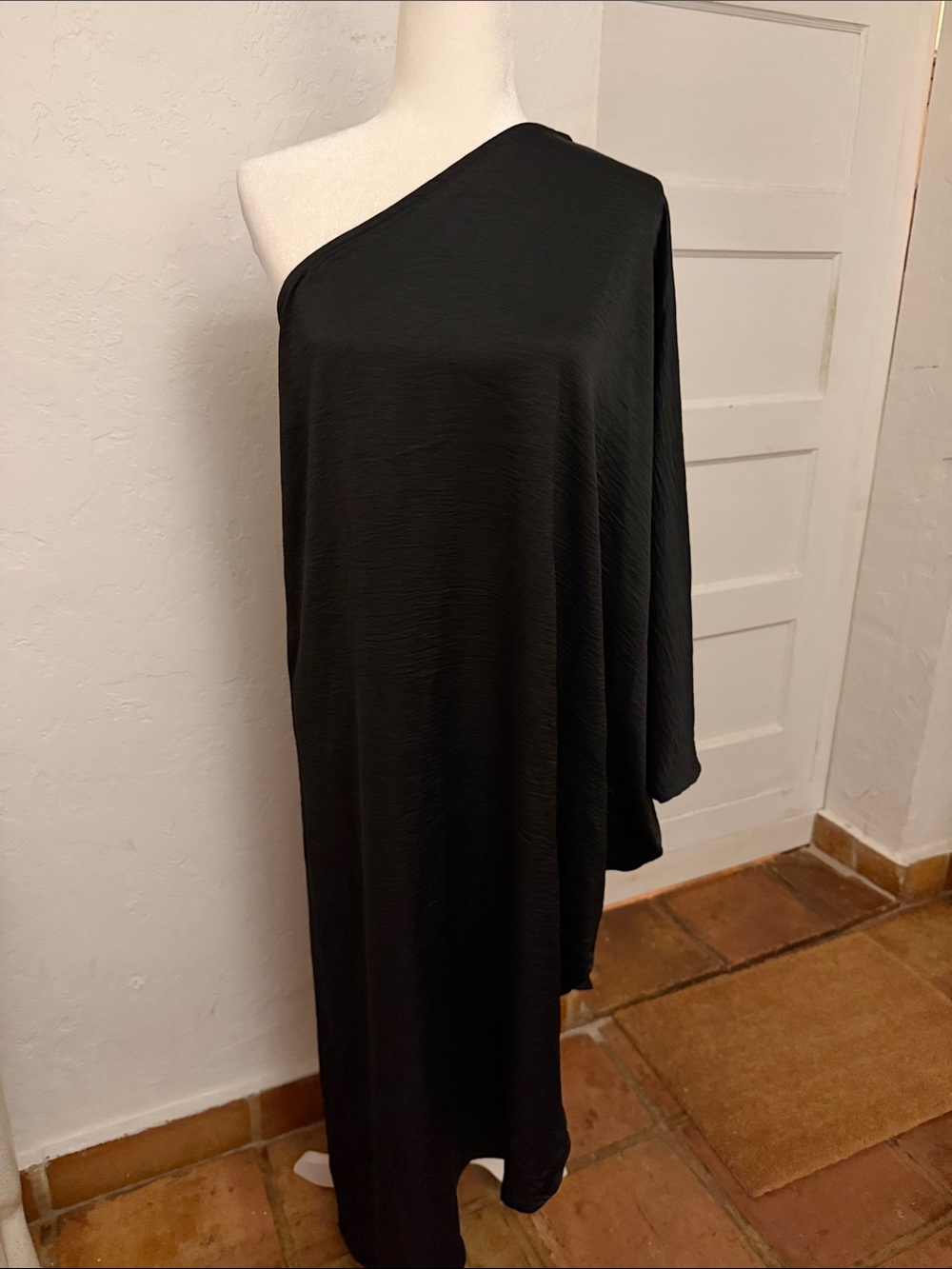 Tyche One-Shoulder Black Draped Maxi Dress